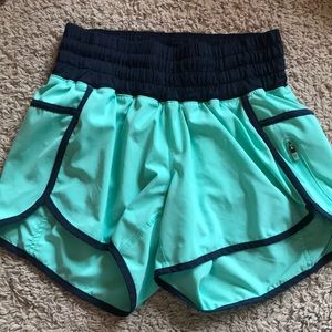 Lululemon shorts size 6